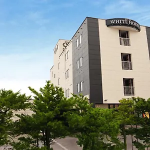 https://hotel-new-white-house.hokkaidohotelsjapan.com
