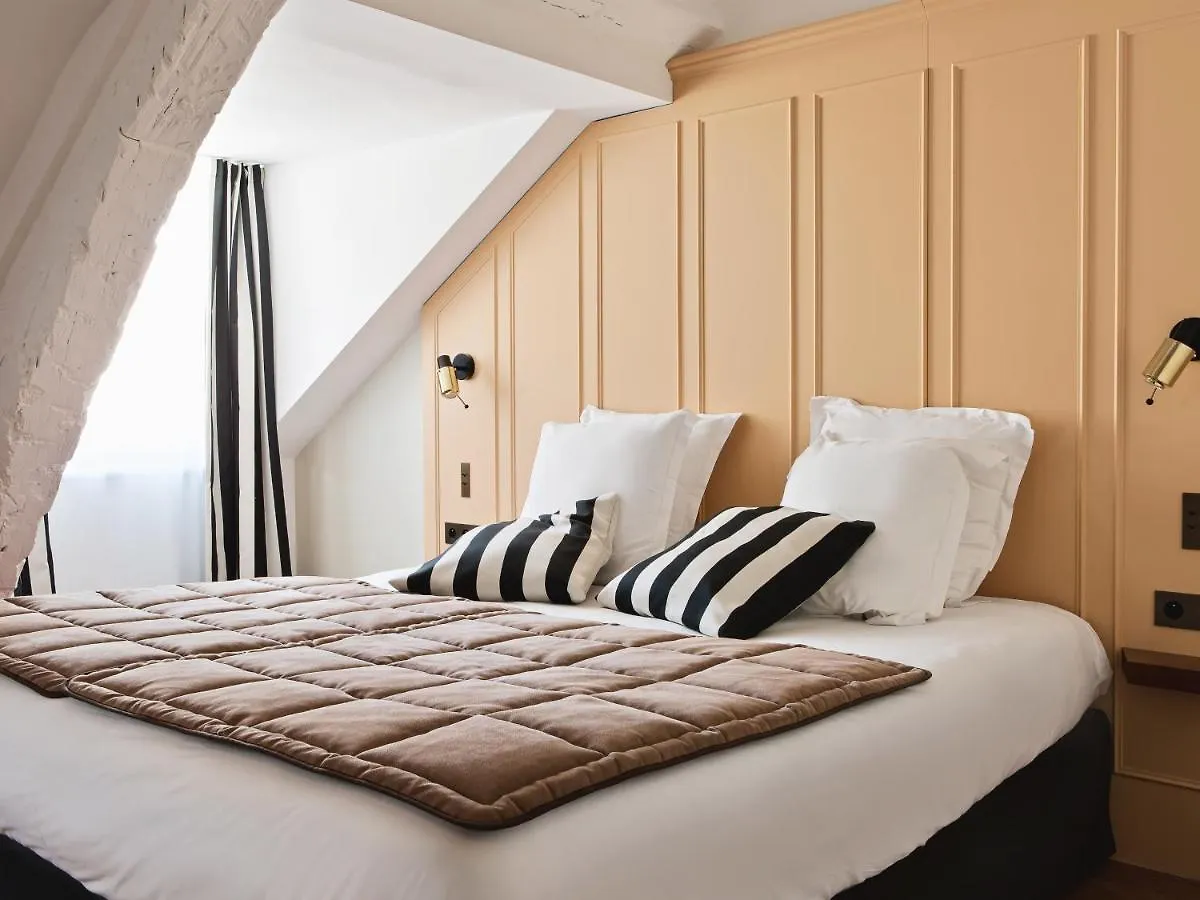 ****  פריז New Hotel Lafayette צרפת